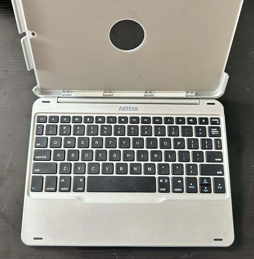 Arteck Bluetooth Keyboard Folio Case for iPad